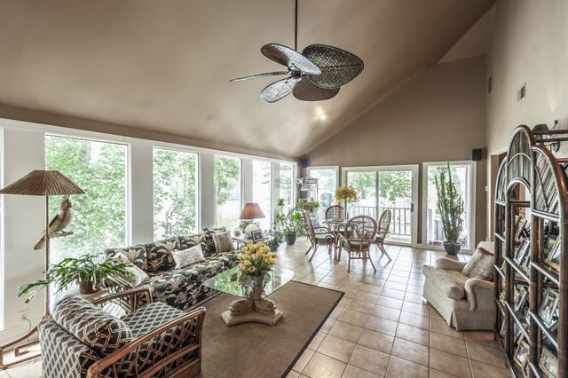 601 Indian Lake Rd, Hendersonville, TN 37075