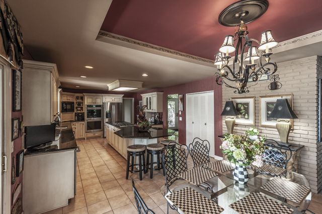 601 Indian Lake Rd, Hendersonville, TN 37075