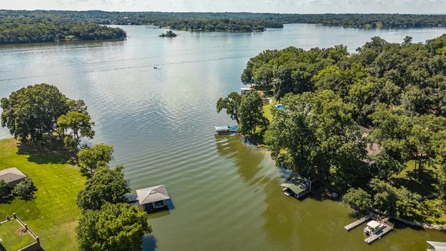 601 Indian Lake Rd, Hendersonville, TN 37075
