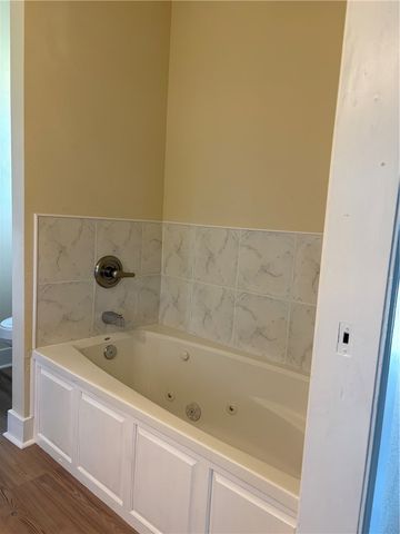 2824 Jessica Place, Fayetteville, AR 72701