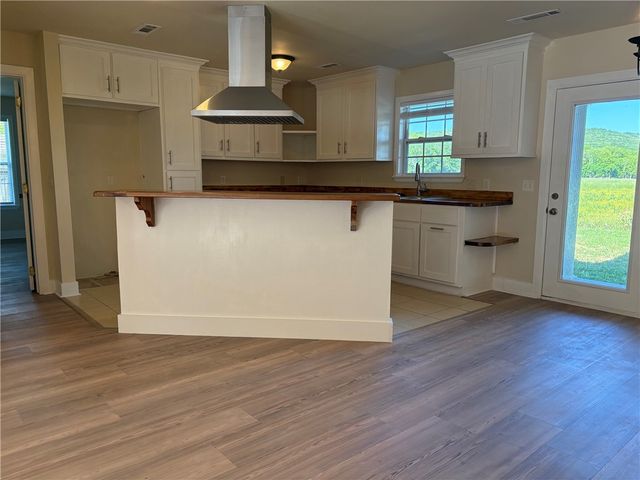 2824 Jessica Place, Fayetteville, AR 72701