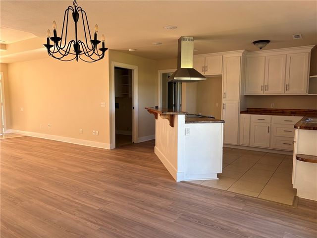 2824 Jessica Place, Fayetteville, AR 72701