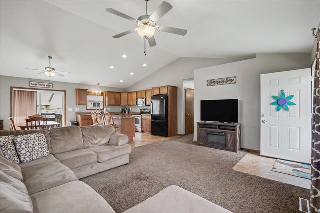 6403 Cope Drive, Marion, IA 52302