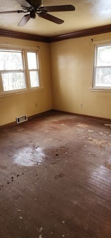 42 Forest Rd, Harmony Twp, PA 15003