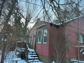 42 Forest Rd, Harmony Twp, PA 15003