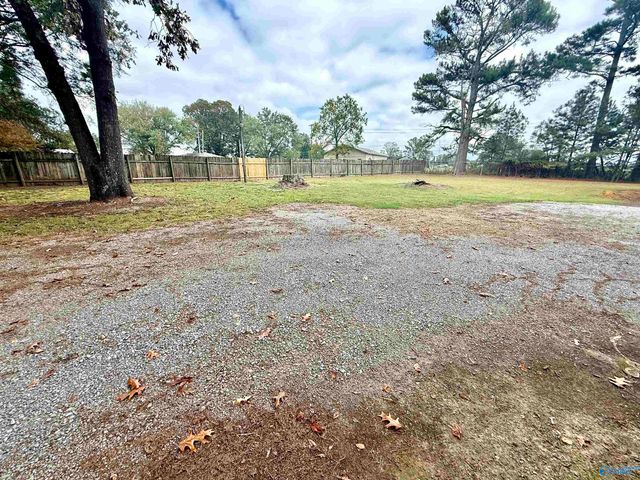 20 Meadow Wood Circle, Arab, AL 35016