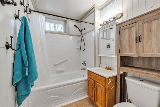 94 South St, Ware, MA 01082