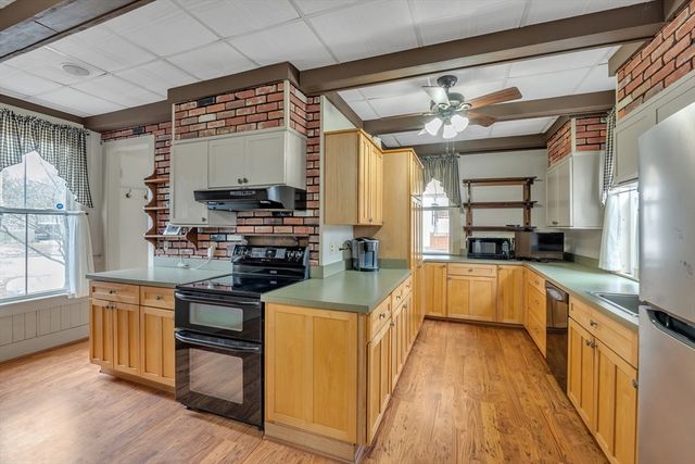 94 South St, Ware, MA 01082
