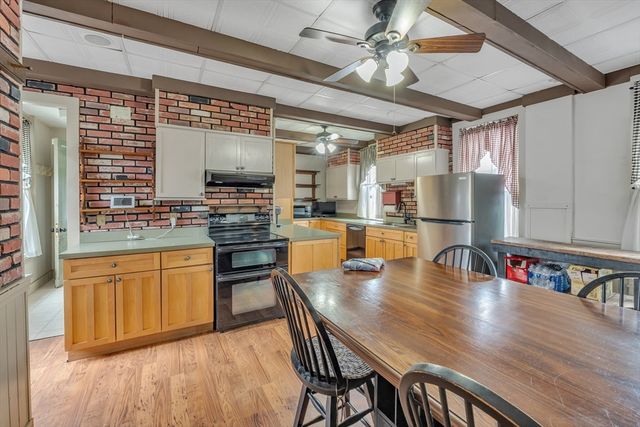94 South St, Ware, MA 01082