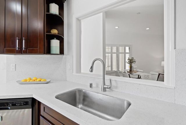 951 La Mesa Terrace A, Sunnyvale, CA 94086