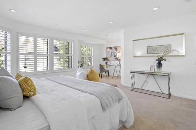 951 La Mesa Terrace A, Sunnyvale, CA 94086