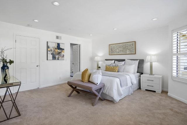 951 La Mesa Terrace A, Sunnyvale, CA 94086