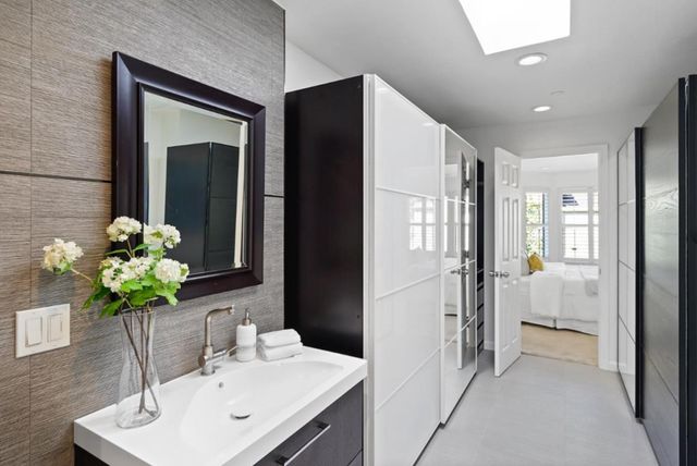 951 La Mesa Terrace A, Sunnyvale, CA 94086