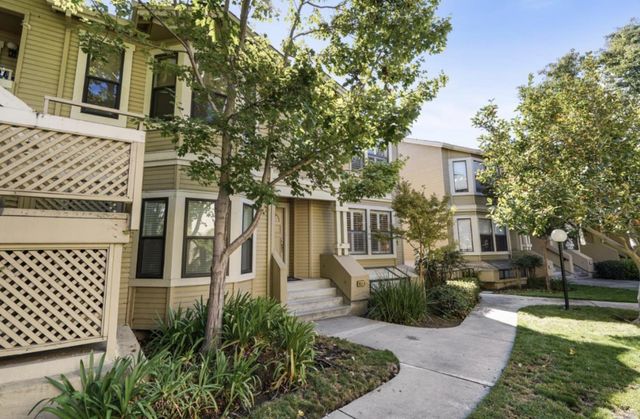 951 La Mesa Terrace A, Sunnyvale, CA 94086