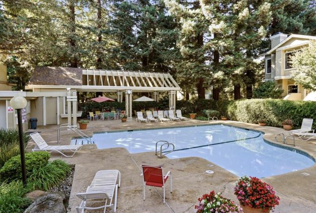 951 La Mesa Terrace A, Sunnyvale, CA 94086