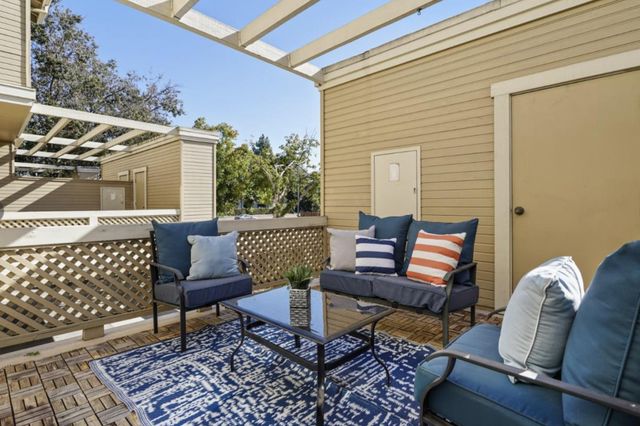 951 La Mesa Terrace A, Sunnyvale, CA 94086
