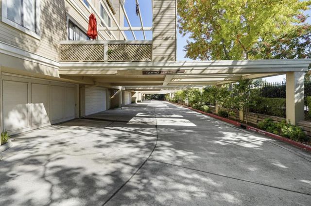 951 La Mesa Terrace A, Sunnyvale, CA 94086