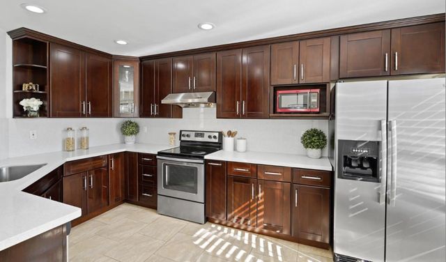 951 La Mesa Terrace A, Sunnyvale, CA 94086