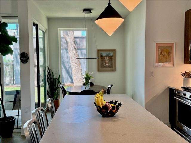 619 Tillery ST A, Austin, TX 78702