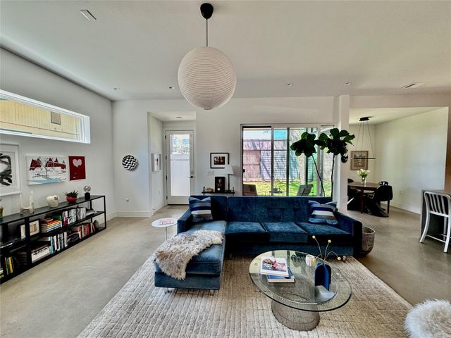 619 Tillery ST A, Austin, TX 78702