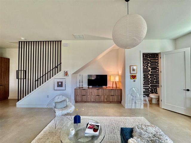 619 Tillery ST A, Austin, TX 78702