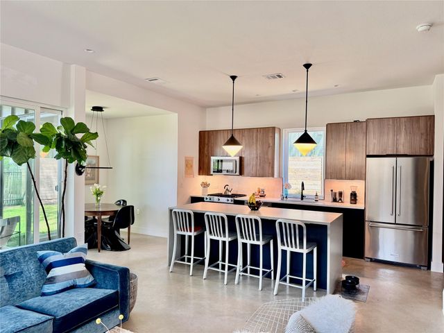 619 Tillery ST A, Austin, TX 78702