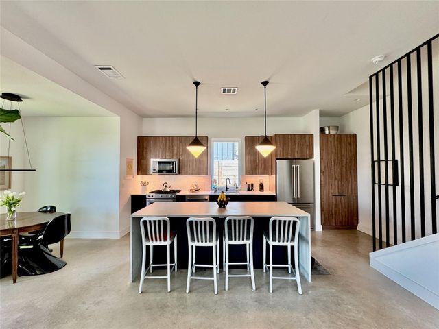 619 Tillery ST A, Austin, TX 78702
