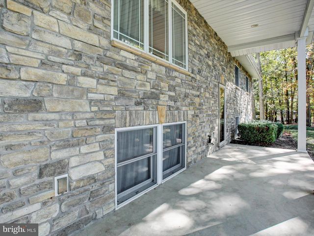 8182 STONE BRIDGE RD, Greencastle, PA 17225