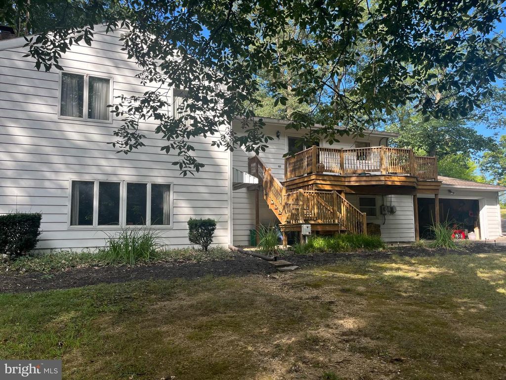 8182 STONE BRIDGE RD, Greencastle, PA 17225
