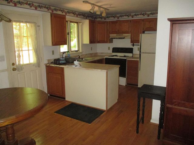 101 Bellamy Woods Road, Dover, NH 03820