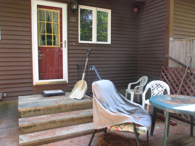 101 Bellamy Woods Road, Dover, NH 03820