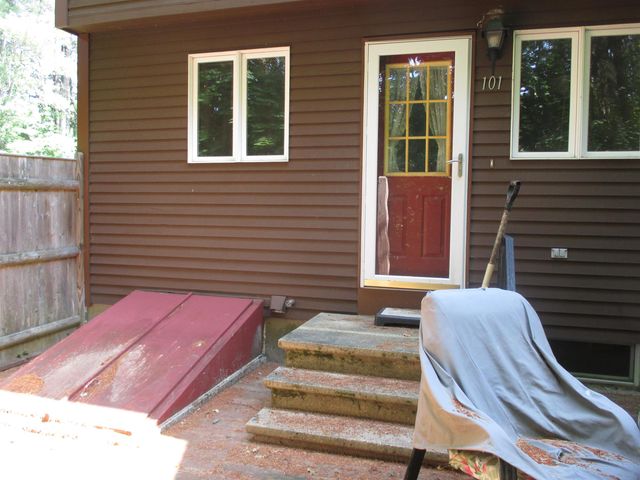 101 Bellamy Woods Road, Dover, NH 03820