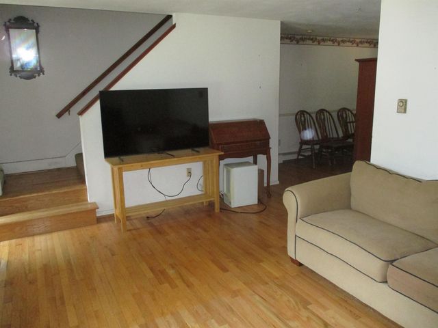 101 Bellamy Woods Road, Dover, NH 03820