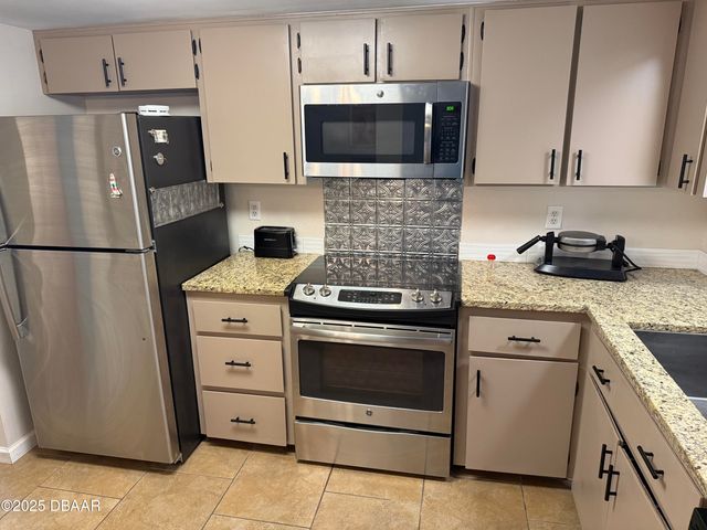 216 Glenview Blvd Apt 102, Daytona Beach, FL 32118