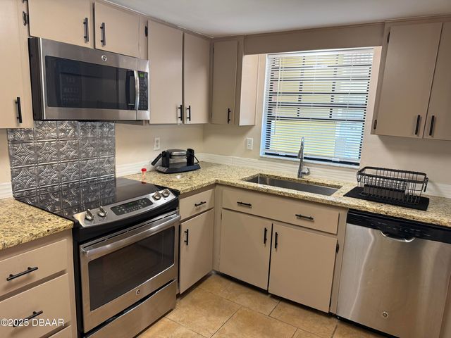 216 Glenview Blvd Apt 102, Daytona Beach, FL 32118