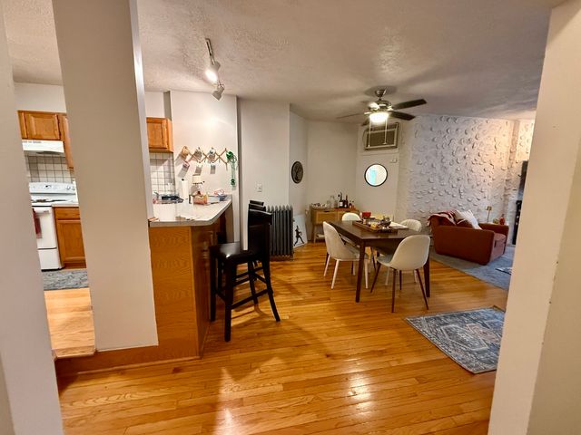 1132 W Addison Street 2, Chicago, IL 60613