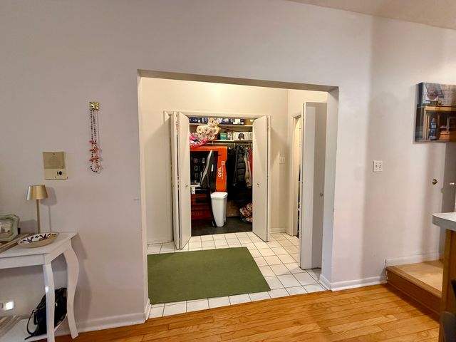1132 W Addison Street 2, Chicago, IL 60613