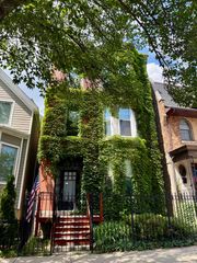 1132 W Addison Street 2, Chicago, IL 60613