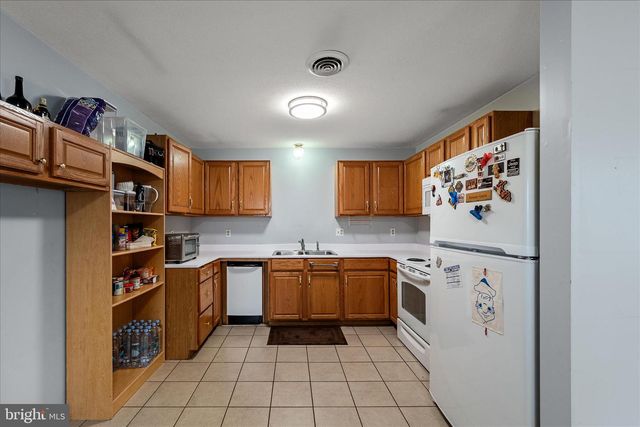 320 BEAUREGARD BLVD, Charles Town, WV 25414