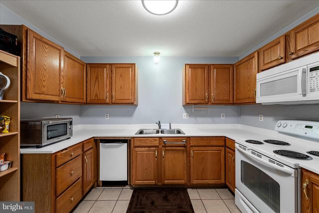 320 BEAUREGARD BLVD, Charles Town, WV 25414