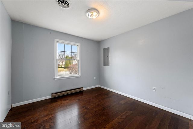 320 BEAUREGARD BLVD, Charles Town, WV 25414