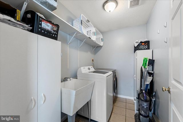 320 BEAUREGARD BLVD, Charles Town, WV 25414