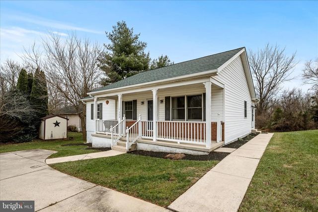 320 BEAUREGARD BLVD, Charles Town, WV 25414