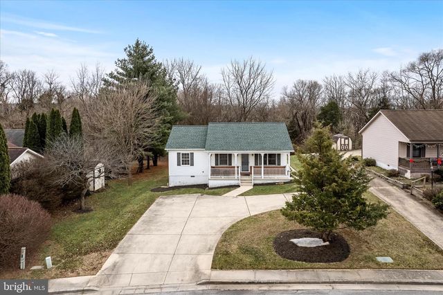 320 BEAUREGARD BLVD, Charles Town, WV 25414