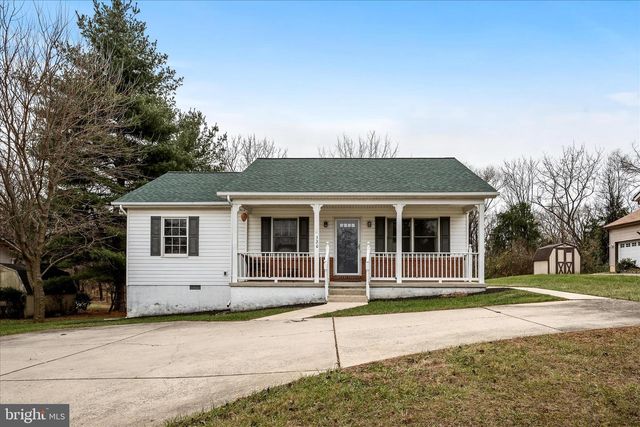 320 BEAUREGARD BLVD, Charles Town, WV 25414