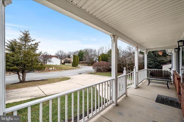 320 BEAUREGARD BLVD, Charles Town, WV 25414