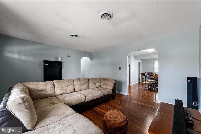 320 BEAUREGARD BLVD, Charles Town, WV 25414