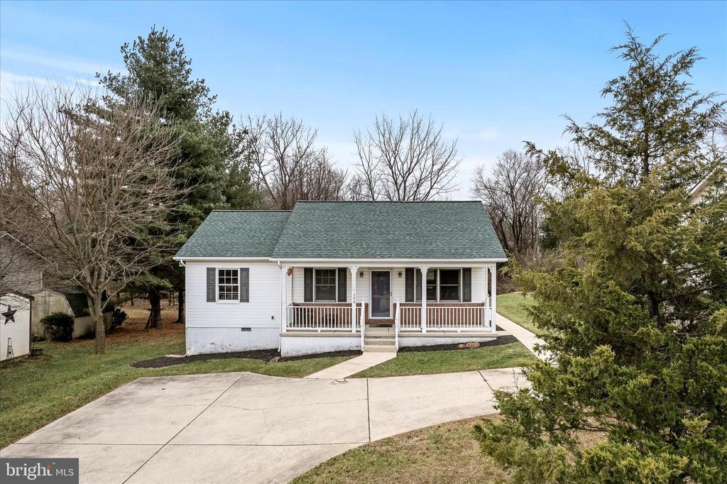 320 BEAUREGARD BLVD, Charles Town, WV 25414