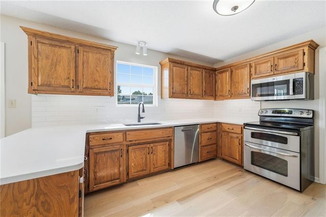 625 SE Shiloh Drive, Lee's Summit, MO 64063