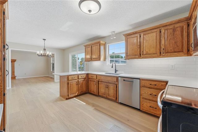 625 SE Shiloh Drive, Lee's Summit, MO 64063